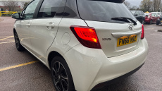 Toyota Yaris 1.33 VVT-i Design 5dr Petrol Hatchback